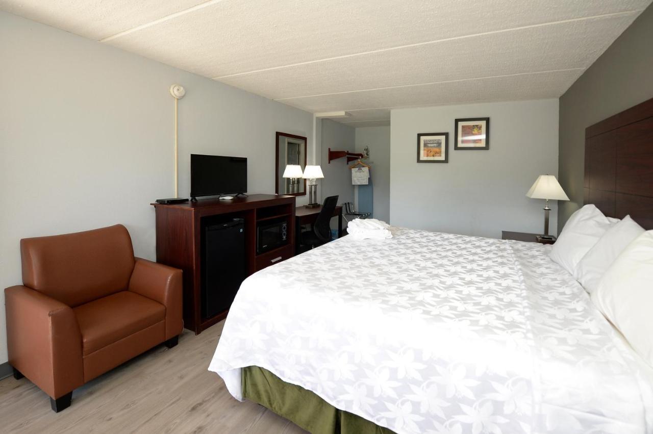 Americas Best Value Inn At Central Valley-Woodbury Exterior foto