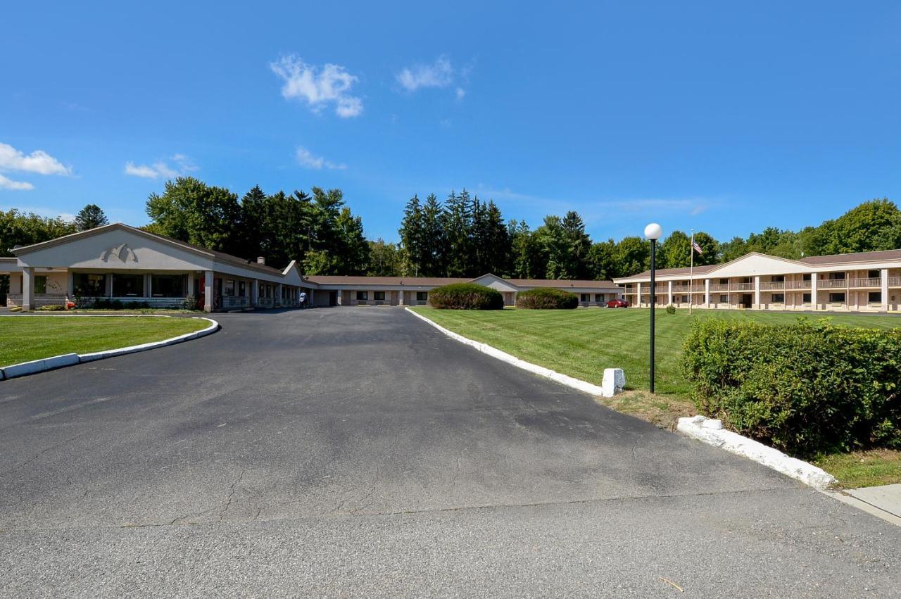 Americas Best Value Inn At Central Valley-Woodbury Exterior foto