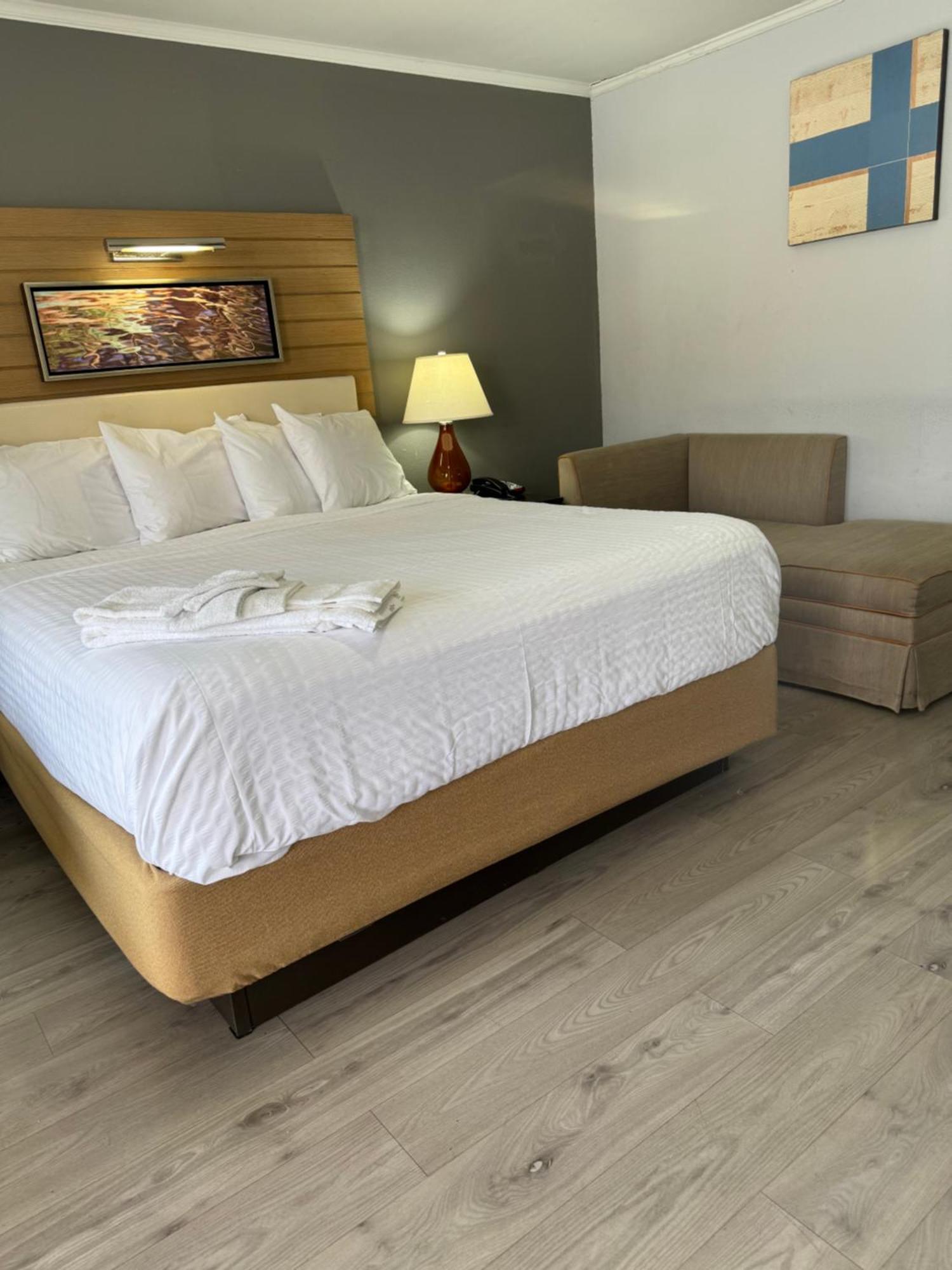 Americas Best Value Inn At Central Valley-Woodbury Exterior foto